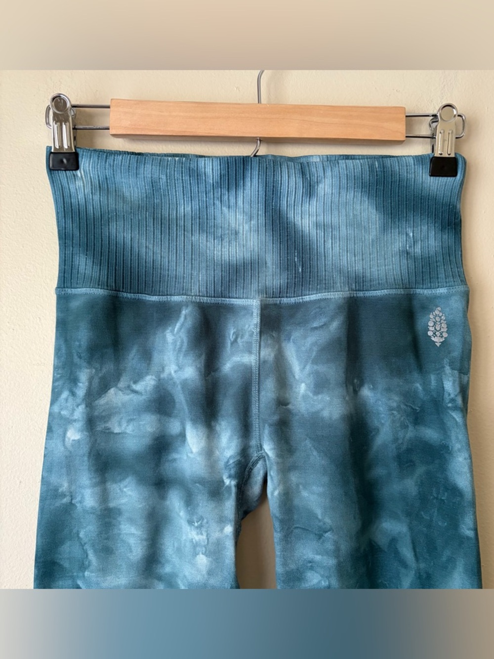 FP Movement | Good Karma Tie Dye Leggings Athleisure Activewear Ozark Mist M/L - Picture 4 of 8
